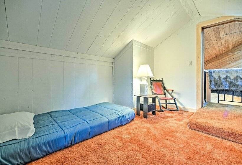 Upstate Hideaway By Hiking & Hunter Mountain!