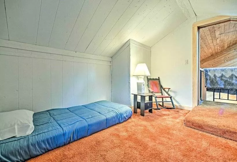 Upstate Hideaway By Hiking & Hunter Mountain!