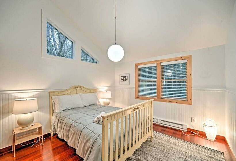 Upstate Hideaway By Hiking & Hunter Mountain!