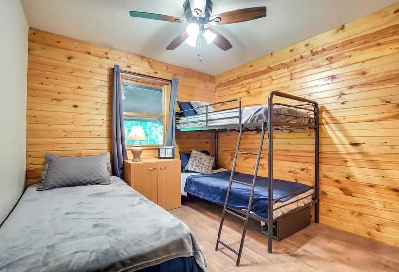 Waterfront Cottage W/ Dock On Papoose Lake!