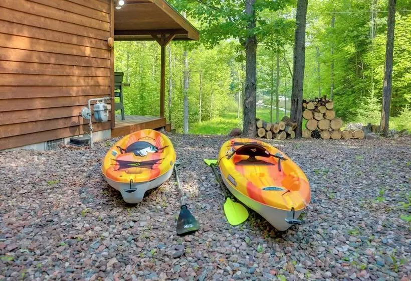 Waterfront Cottage W/ Dock On Papoose Lake!