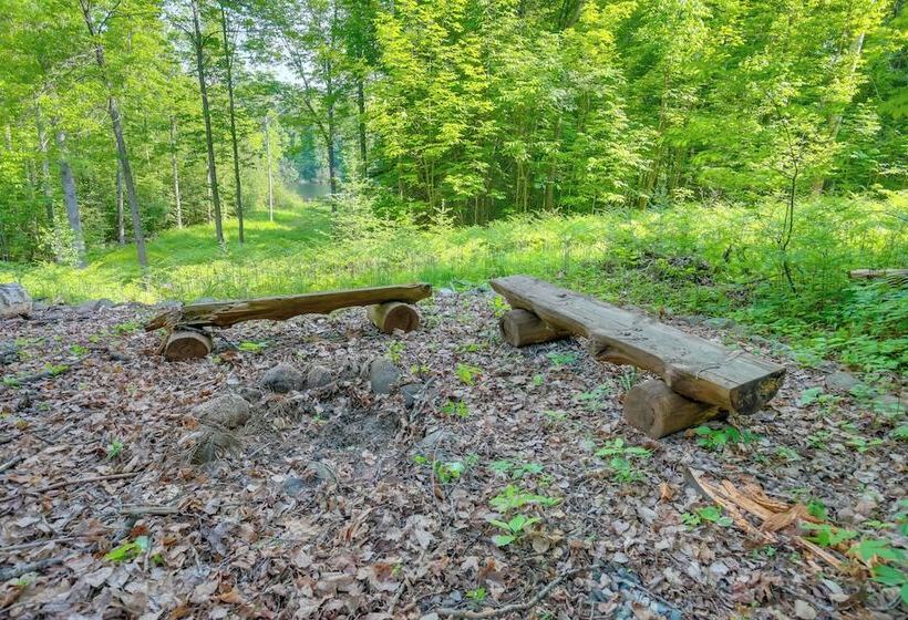 Waterfront Cottage W/ Dock On Papoose Lake!