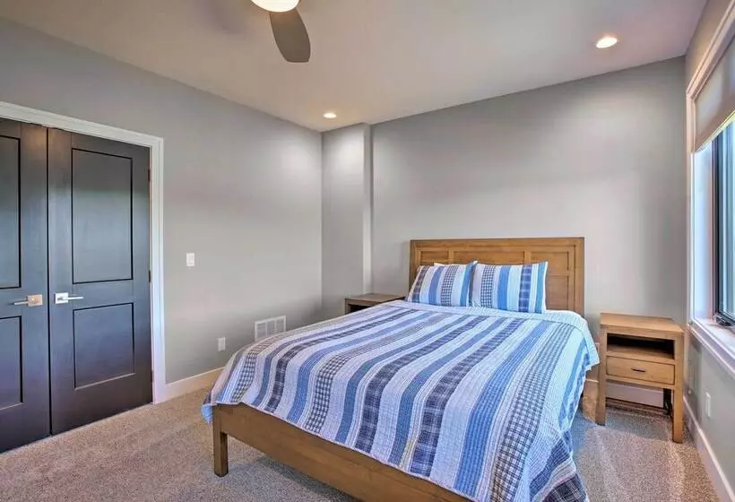 Waterfront Silver Lake Home W/ Private 40 Dock!