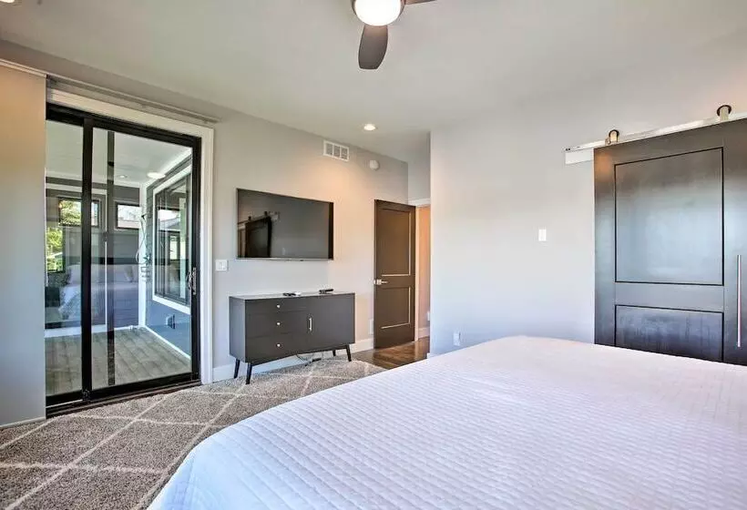 Waterfront Silver Lake Home W/ Private 40 Dock!