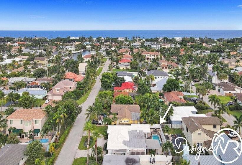 6 Br With Heated Pool Close To Beach