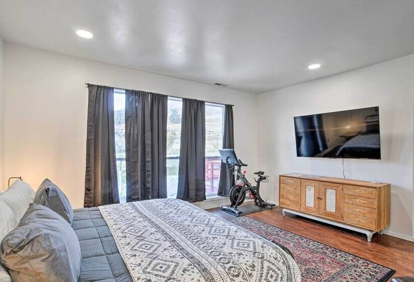 Alluring Home W/ Fire Pit < 1/2 Mi To Oit!