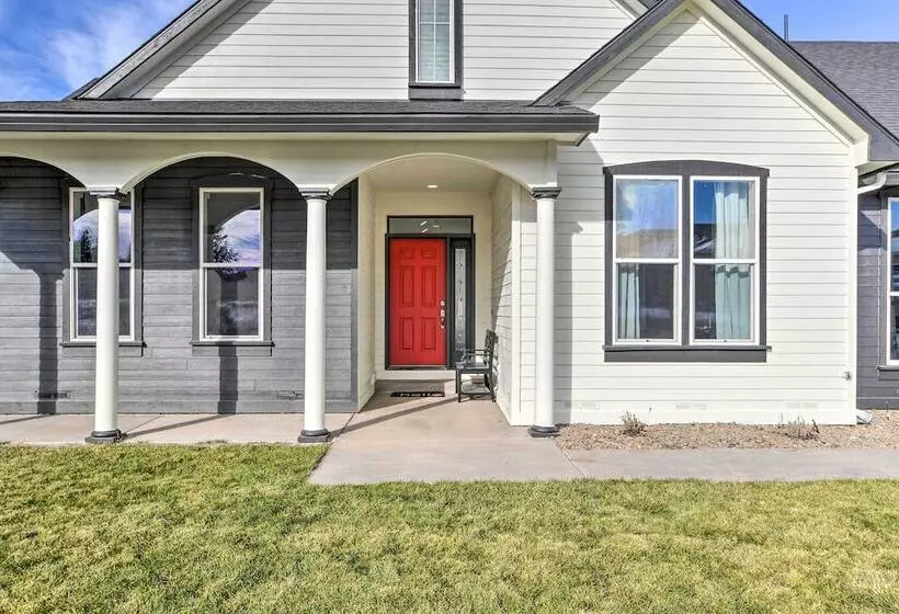 Alluring Home W/ Fire Pit < 1/2 Mi To Oit!