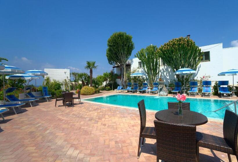 Room In B&b   Ischia, Forio With A Breathtaking View, Above The Poseidon Gardens For 5 People