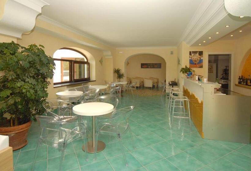 Room In B&b   Ischia, Forio With A Breathtaking View, Above The Poseidon Gardens For 5 People