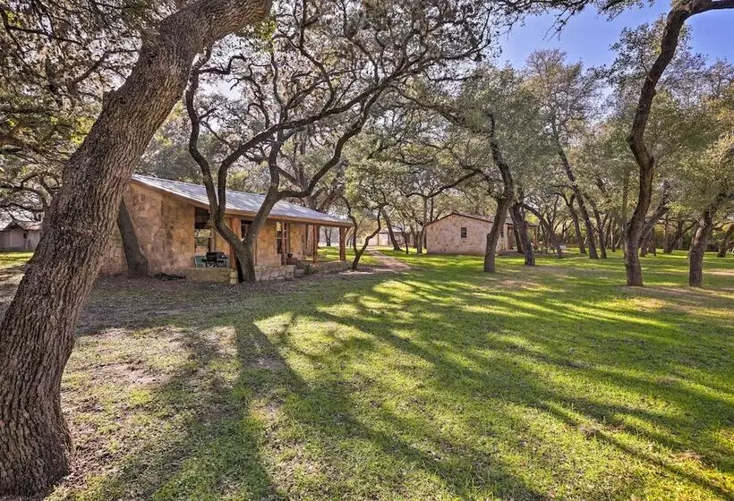 Blanco Riverfront Historic Home, 3 Mi To Downtown!