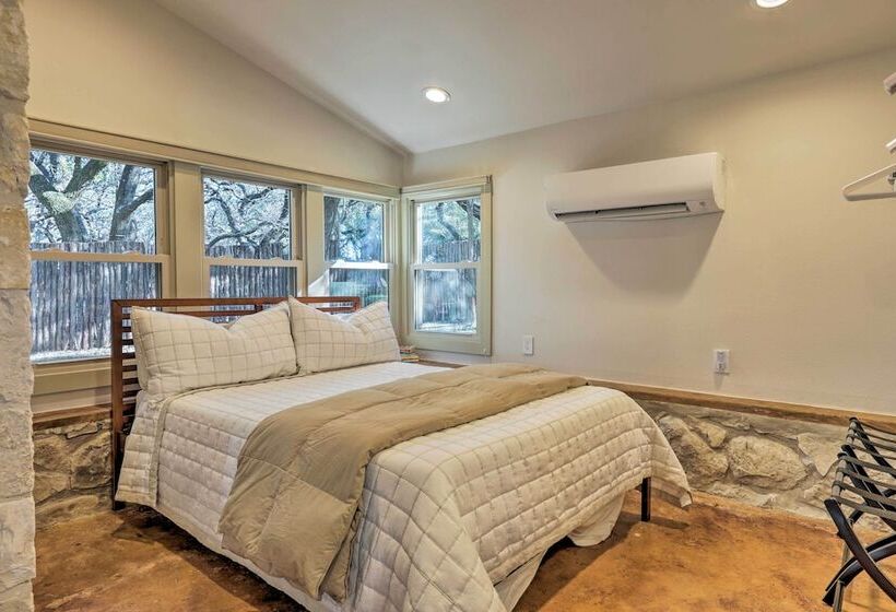 Blanco Riverfront Historic Home, 3 Mi To Downtown!