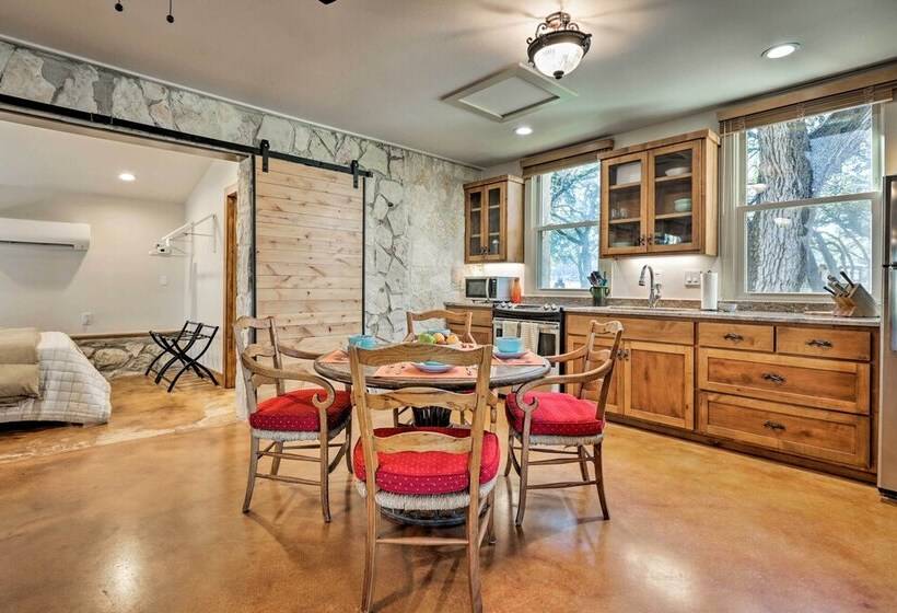 Blanco Riverfront Historic Home, 3 Mi To Downtown!