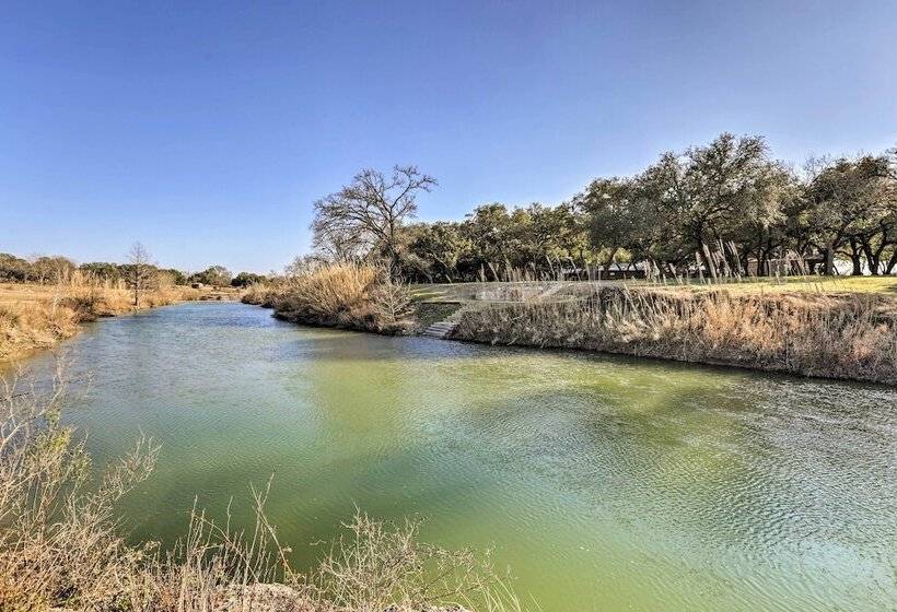 Blanco Riverfront Historic Home, 3 Mi To Downtown!