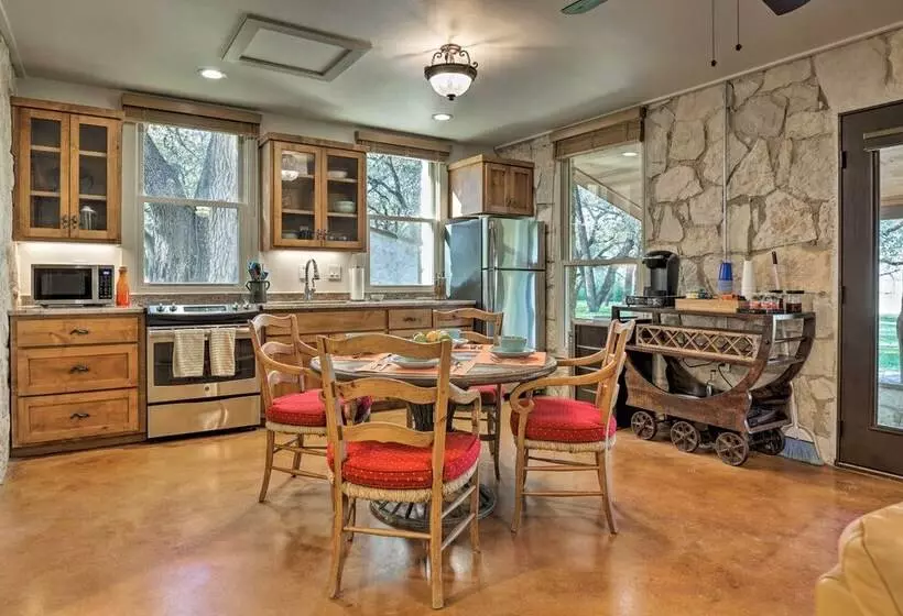 Blanco Riverfront Historic Home, 3 Mi To Downtown!