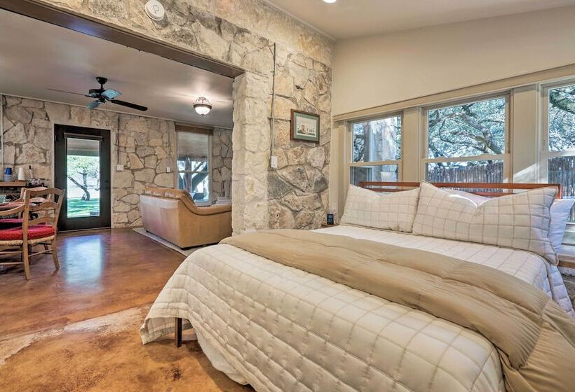 Blanco Riverfront Historic Home, 3 Mi To Downtown!