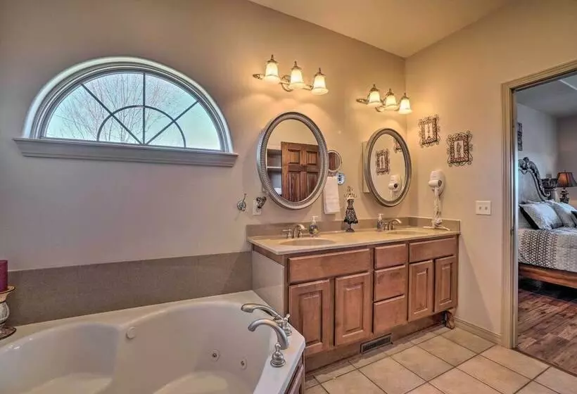 Branson Group Getaway: 2 Mi To Silver Dollar City!