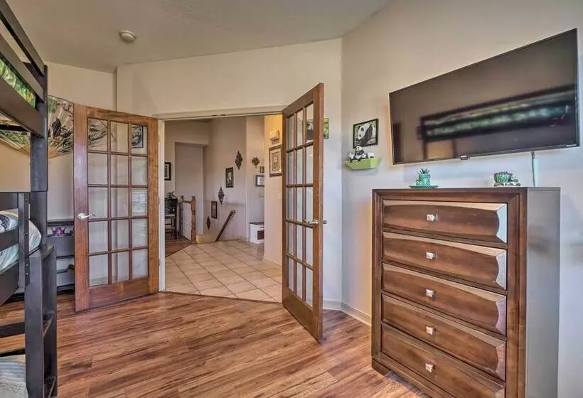 Branson Group Getaway: 2 Mi To Silver Dollar City!