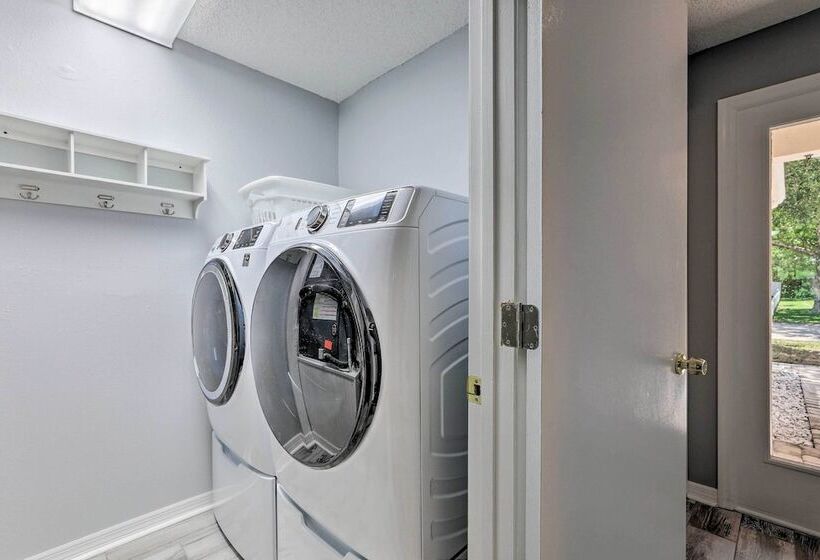 Lanai & Pond At Tranquil Bradenton Retreat!