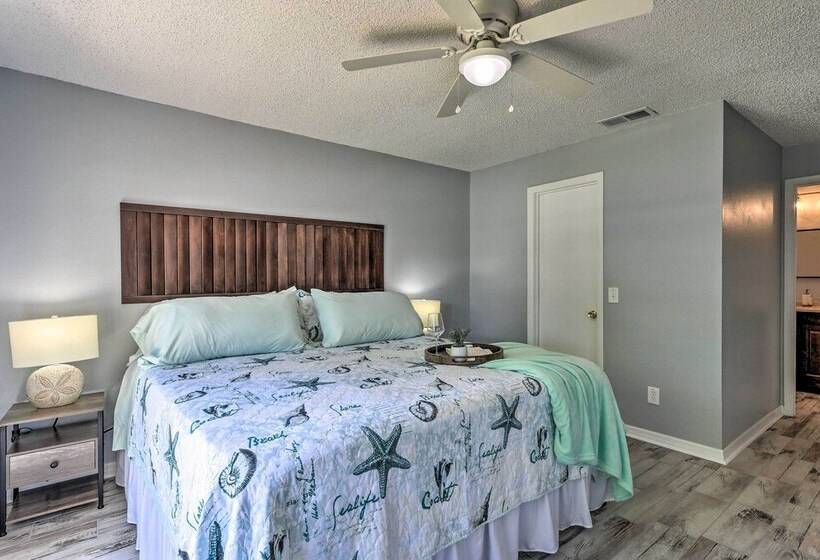 Lanai & Pond At Tranquil Bradenton Retreat!