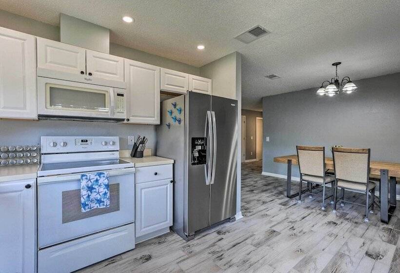 Lanai & Pond At Tranquil Bradenton Retreat!