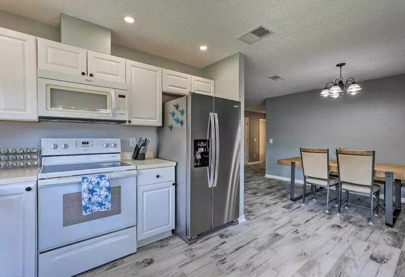 Lanai & Pond At Tranquil Bradenton Retreat!