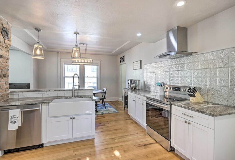 Charming Downtown Fruita Home: Hike & Explore