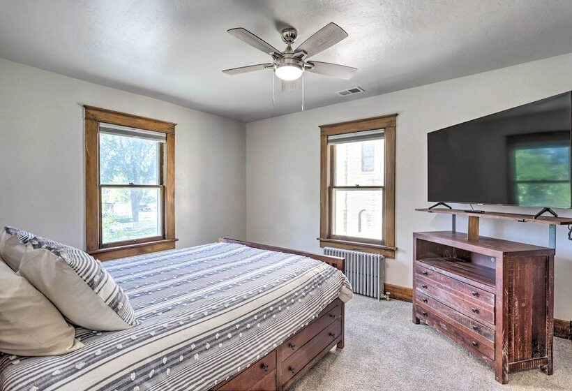 Charming Downtown Fruita Home: Hike & Explore