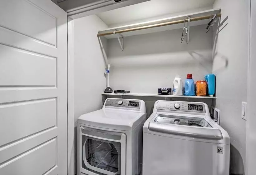 Charming Downtown Fruita Home: Hike & Explore