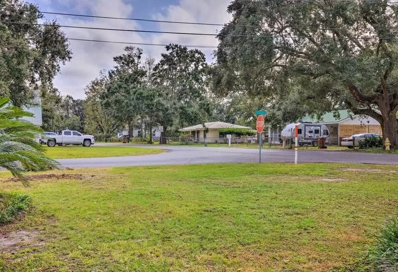 Charming Gulf Coast Cottage   1 Mile To The Coast!