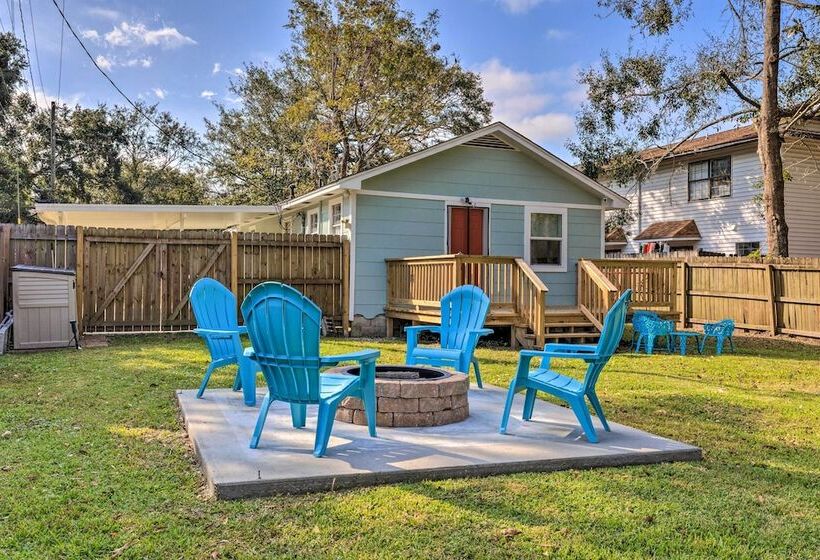Charming Gulf Coast Cottage   1 Mile To The Coast!