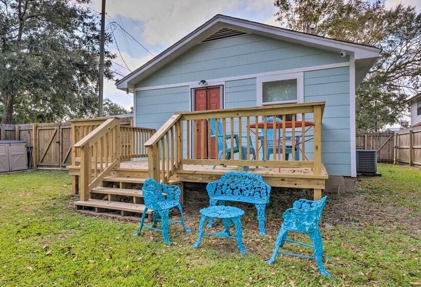 Charming Gulf Coast Cottage   1 Mile To The Coast!