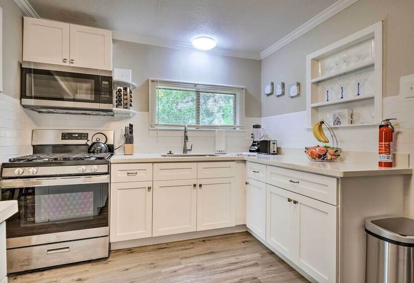 Charming Gulfport Home ~ 2 Mi To Marina