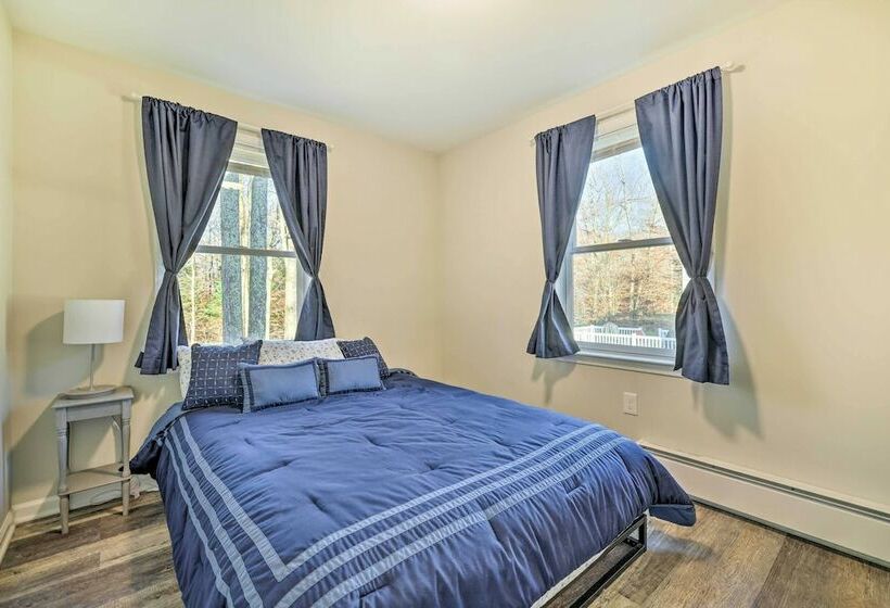 Charming Tobyhanna Home: Game Room, Fireplace