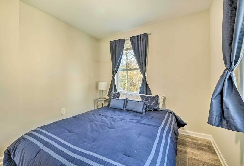 Charming Tobyhanna Home: Game Room, Fireplace