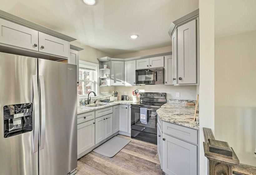 Charming Tobyhanna Home: Game Room, Fireplace