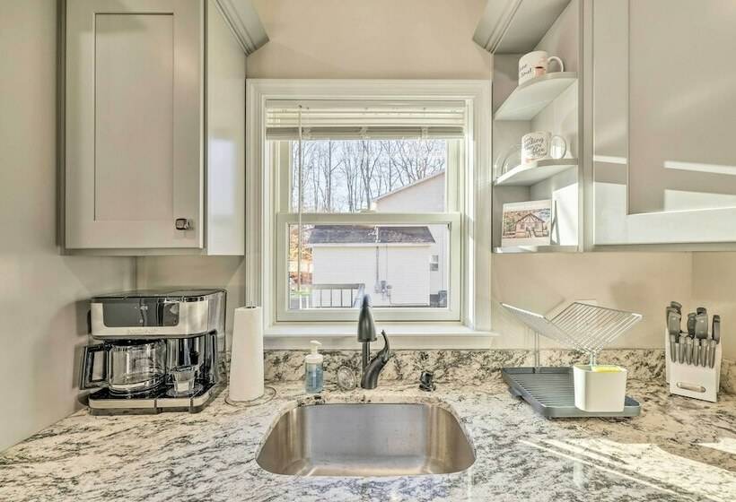 Charming Tobyhanna Home: Game Room, Fireplace