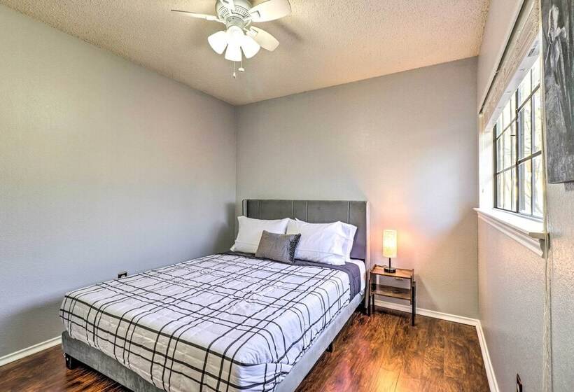 Austin Vacation Rental W/ Yard ~ 14 Mi To Downtown