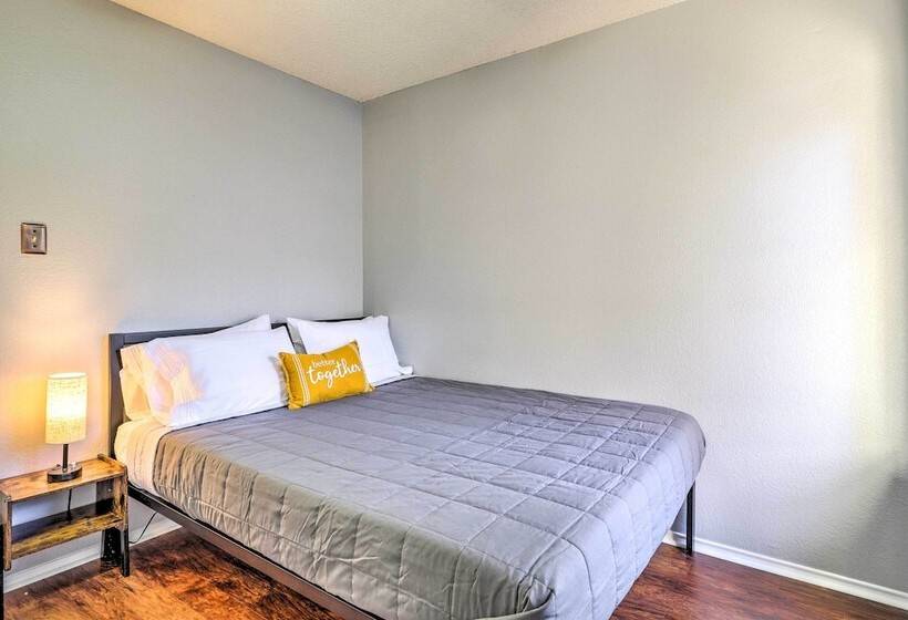 Austin Vacation Rental W/ Yard ~ 14 Mi To Downtown