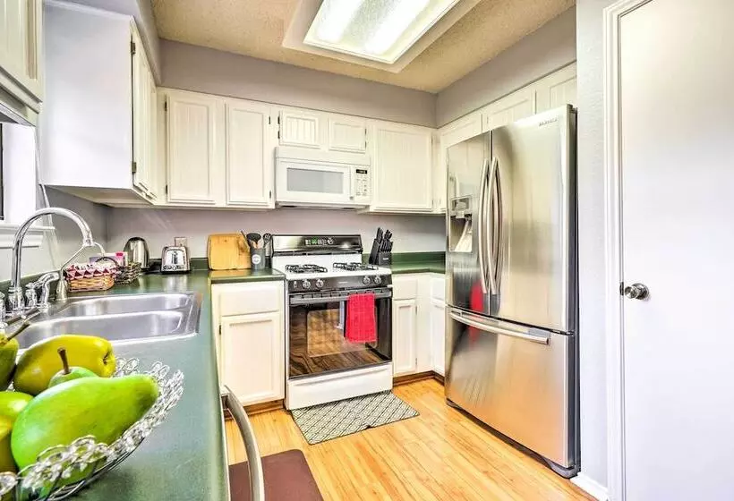 Austin Vacation Rental W/ Yard ~ 14 Mi To Downtown