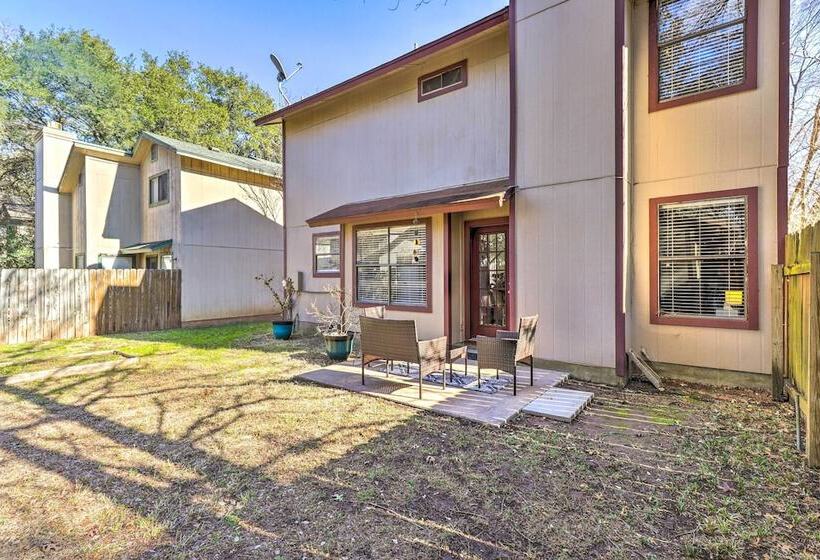 Austin Vacation Rental W/ Yard ~ 14 Mi To Downtown
