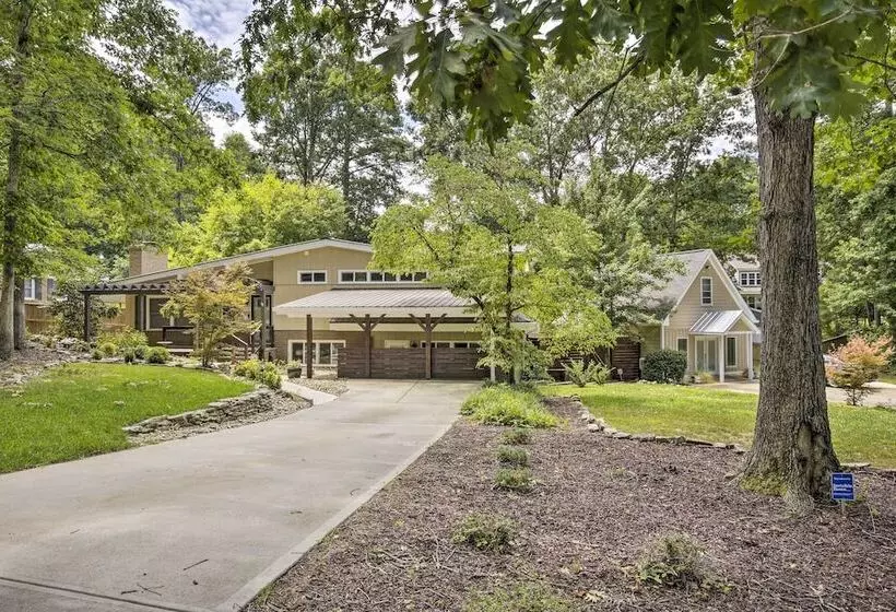 Cozy Pittsboro Escape   Hike, Dine, Explore!