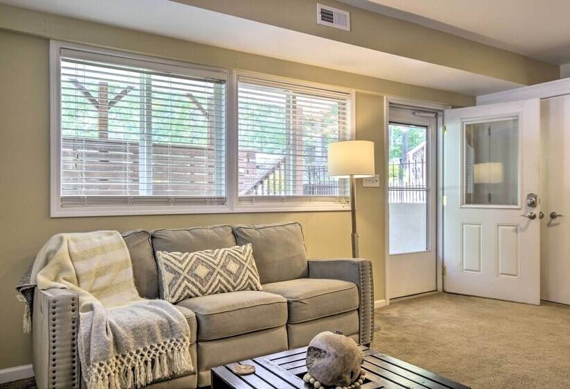 Cozy Pittsboro Escape   Hike, Dine, Explore!