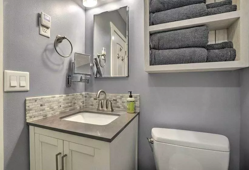 Cozy Pittsboro Escape   Hike, Dine, Explore!