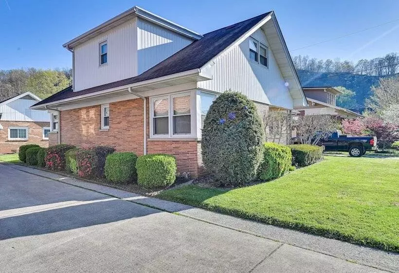 Downtown Paintsville Vacation Rental!