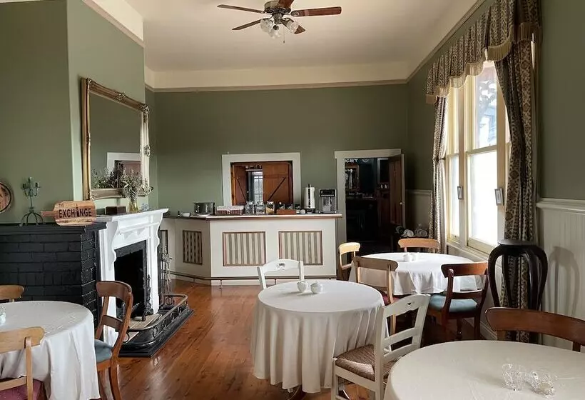 Exchange Hotel Beaconsfield