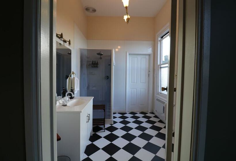 Exchange Hotel Beaconsfield