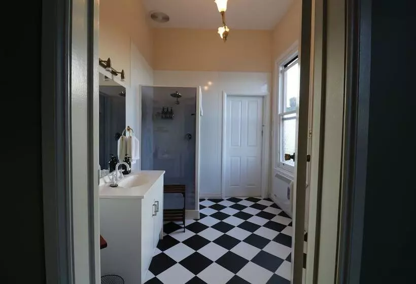 Exchange Hotel Beaconsfield