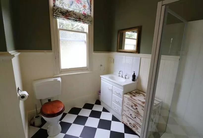 Exchange Hotel Beaconsfield