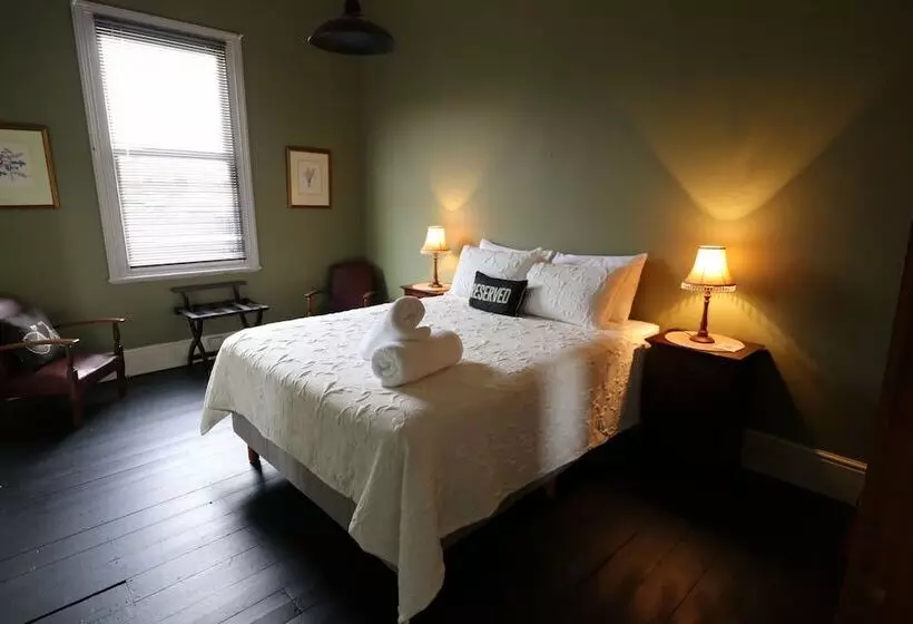 Exchange Hotel Beaconsfield