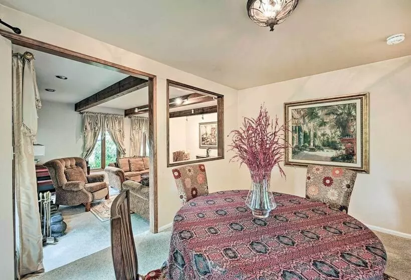Family Friendly Redmond Home W/ Spacious Deck
